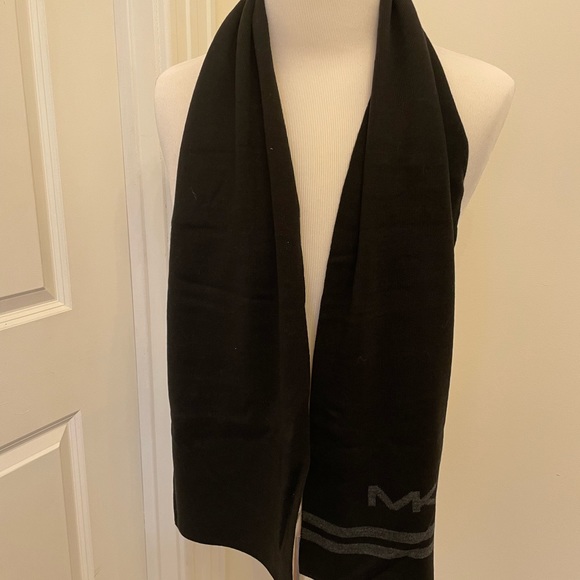 Michael Kors Men's Scarf Reversible Black Gray Logo NWOT